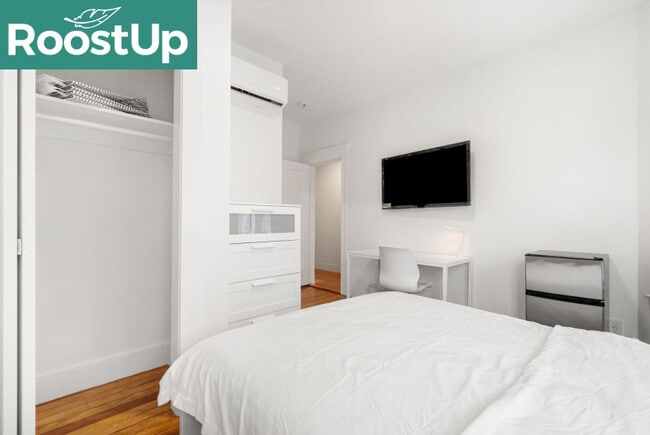 Building Photo - Furnished Bedroom with Private Ensuite Bat...
