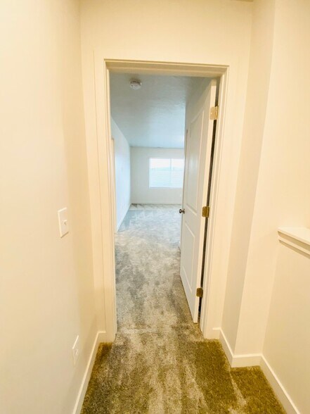Building Photo - 7397 S Olivine River Ln