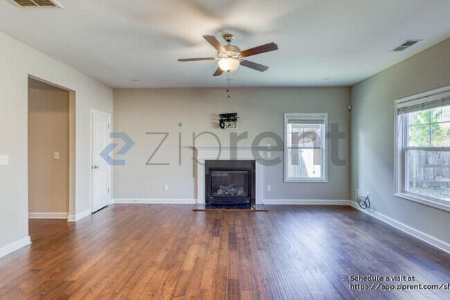 Building Photo - 268 E Webber Ln