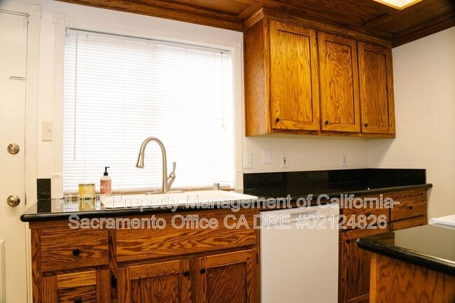Building Photo - 6509 Donegal Dr