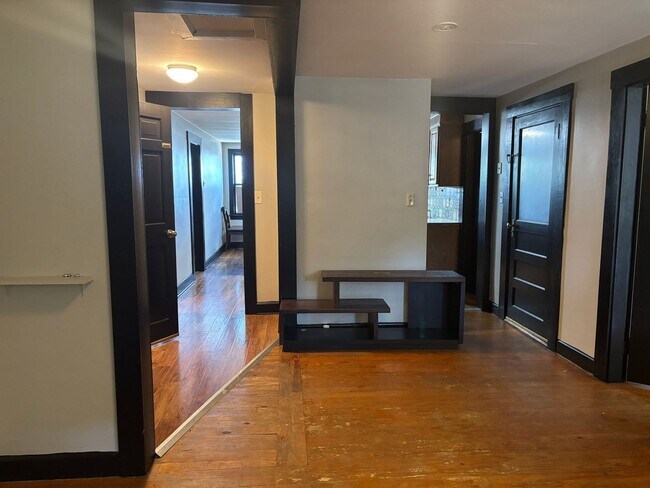 Building Photo - 576 Abbott Ave