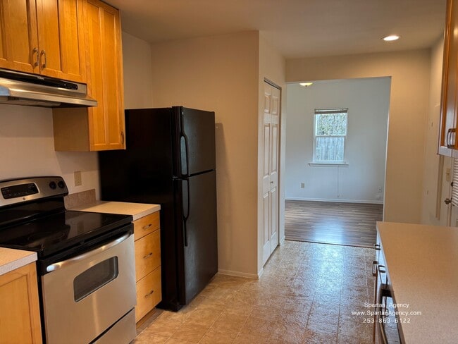 Building Photo - 1405 4th Ave NW