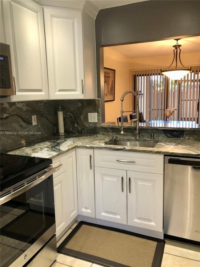 Building Photo - 1422 Amanda St