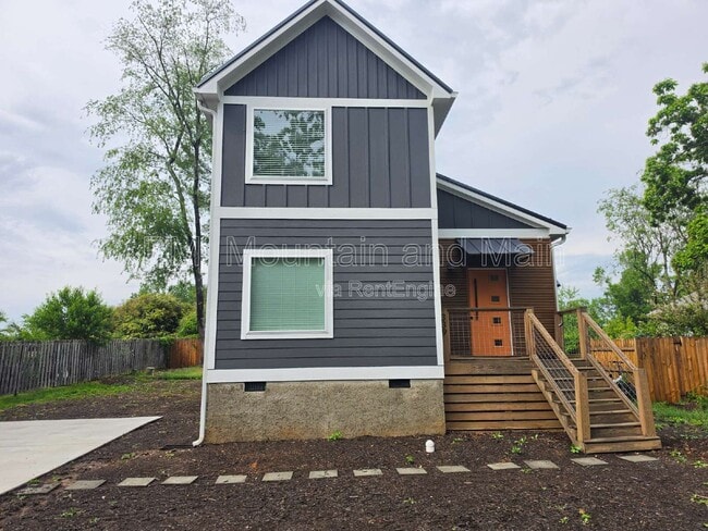 Building Photo - 339 Hazel Mill Rd