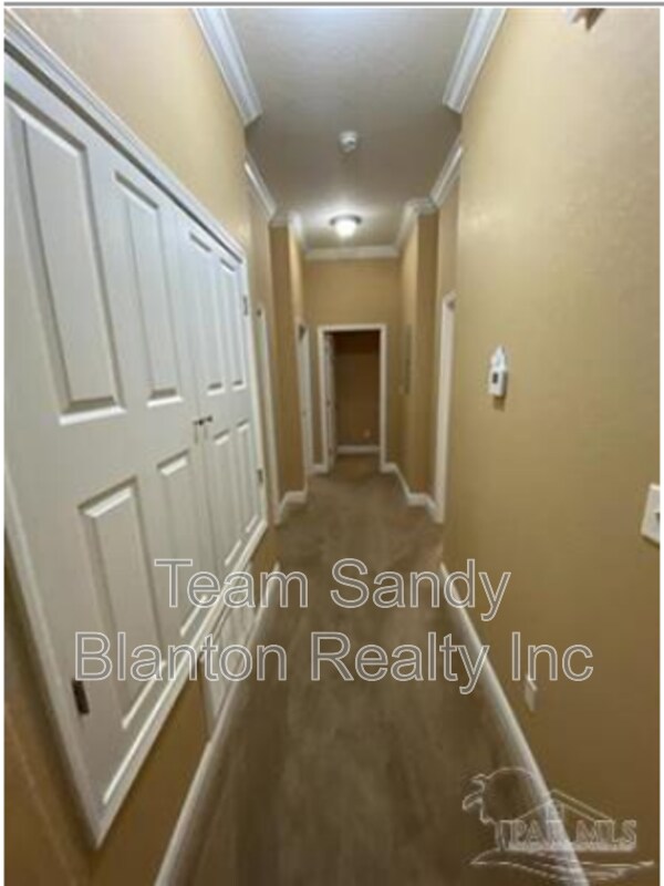 Building Photo - 7071 Lake Joanne Dr