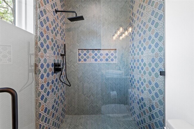 Building Photo - 506 Krebs Ln