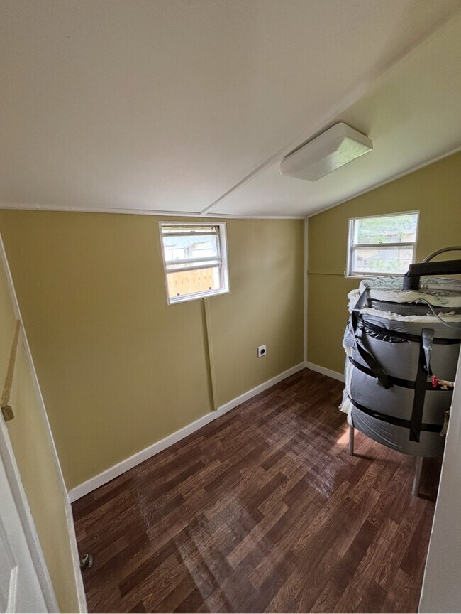 LAUNDRY ROOM - 1126 Alabama Ave