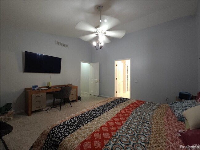 Building Photo - 45520 Morningside Dr