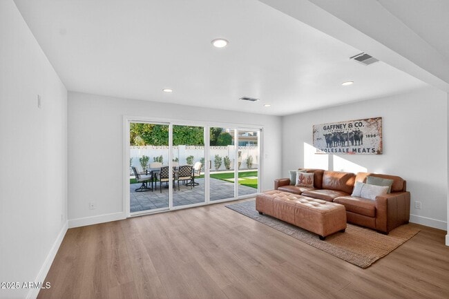 Building Photo - 6259 E Avalon Dr