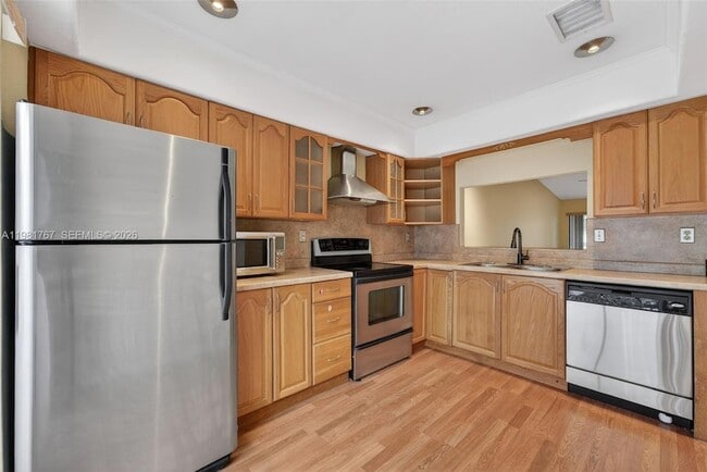 Building Photo - 9315 Wedgewood Dr