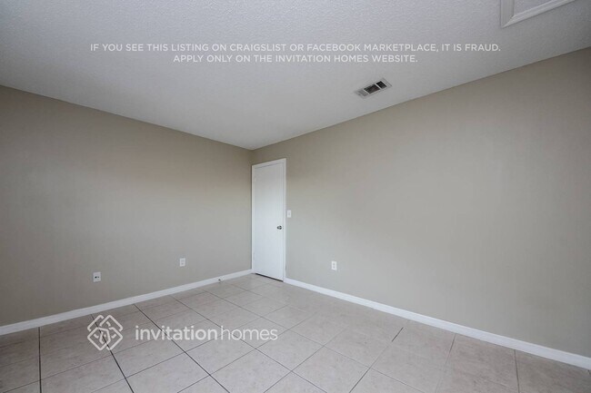 Building Photo - 138 Barrington Dr