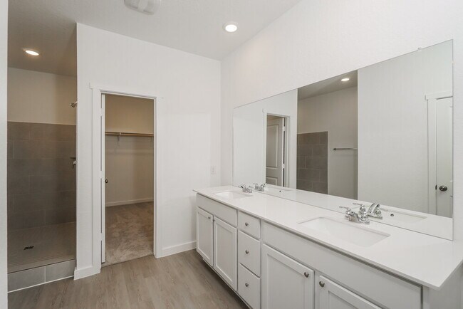 Building Photo - 606 Kayden Ct