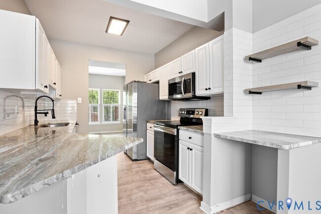 Building Photo - 2805 Queensland Dr