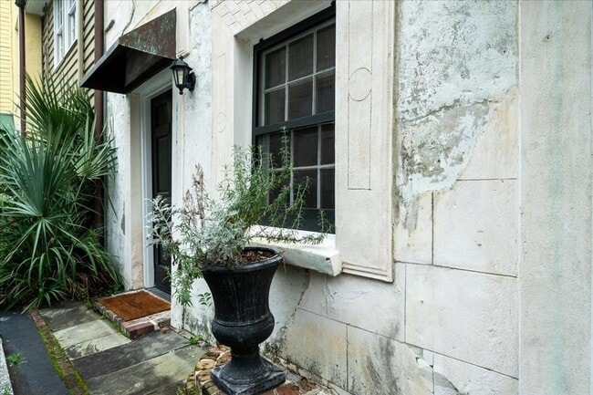 Building Photo - 53 Hasell St