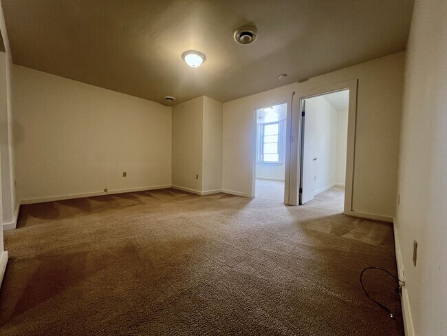 Building Photo - Fantastic Oakland 2Br! Great Location on t...