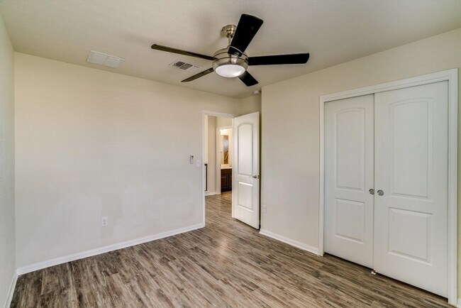 Building Photo - 12422 Stoneridge Gap Ln