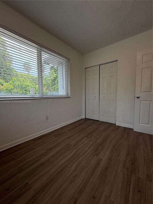 Building Photo - 5515 NW 6th Pl