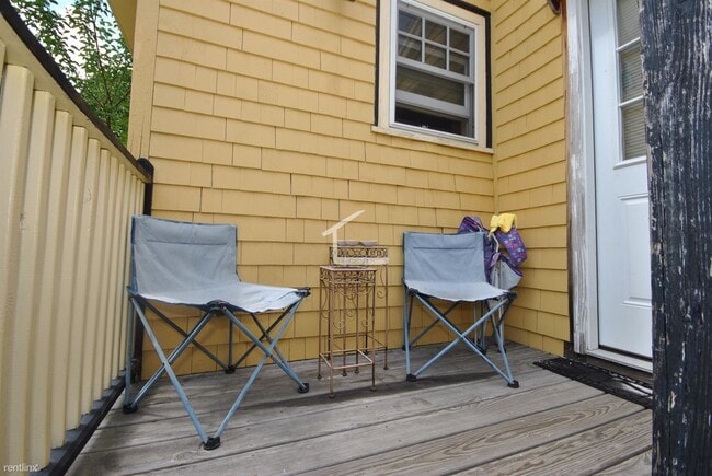 Building Photo - 2 br, 1 bath Duplex - 26 Shepard St 2