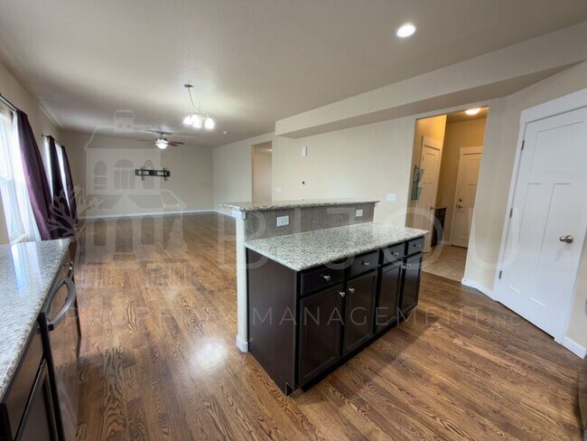 Building Photo - 7356 Big Prairie Ct