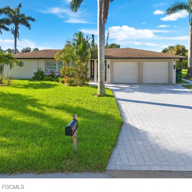 Building Photo - 2232 SE 27th St