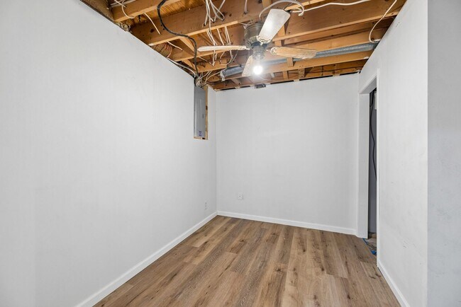 Building Photo - 1632 Dodge St