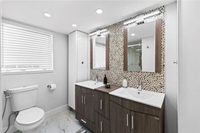 Building Photo - 2661 S Course Dr