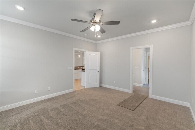 Building Photo - 520 Piper Ln