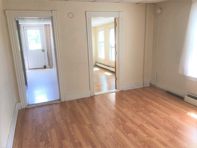 Building Photo - 83 Park St