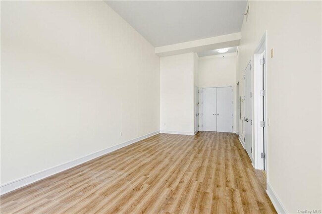 Building Photo - 25 Leroy Pl
