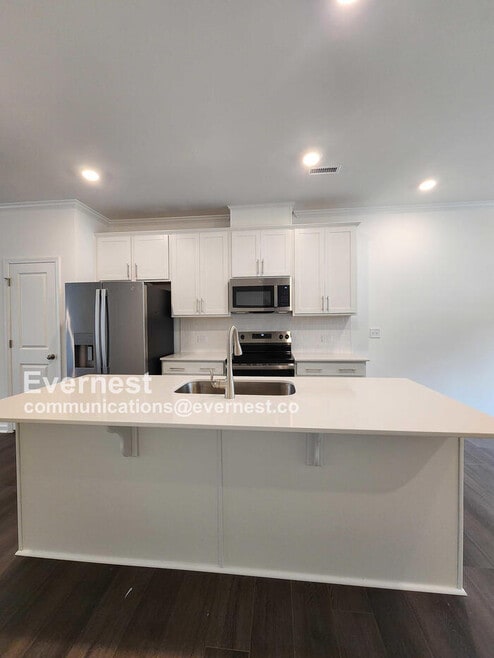 Building Photo - 1540 Crescent Townes Wy