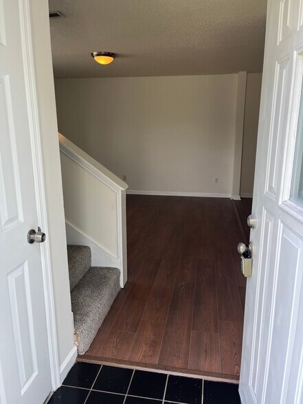 Building Photo - 1319 Stratton Place Dr