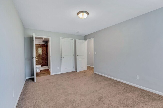 Building Photo - Spacious City Living at Linwood Towers – U...