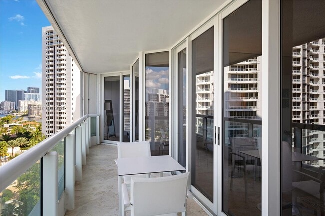 Building Photo - 21055 Yacht Club Dr