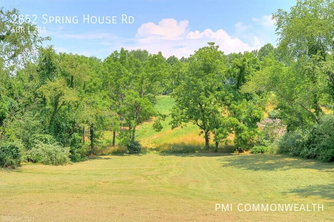 Building Photo - 2852 Spring House Rd
