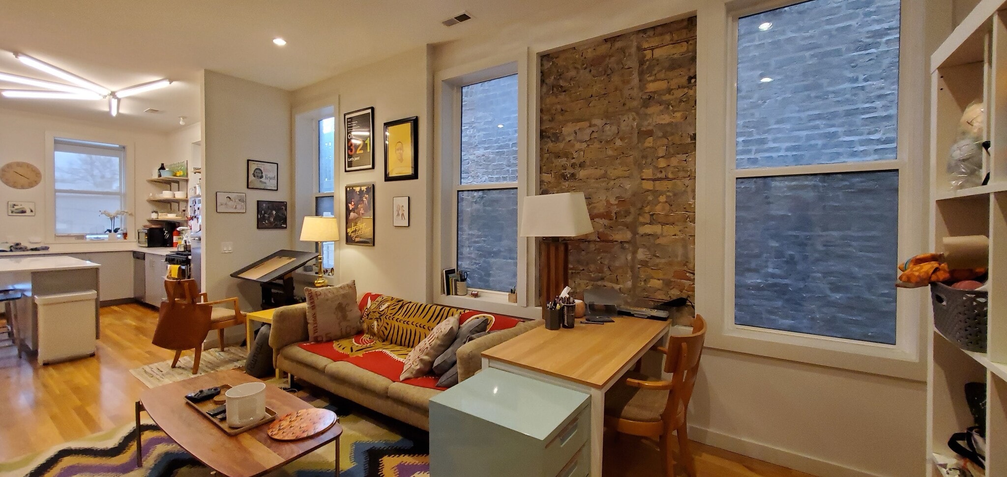 Building Photo - 1135 N Damen Ave