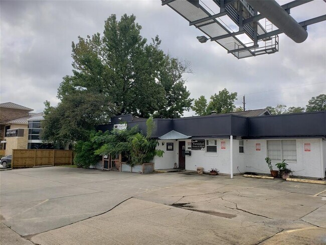 Building Photo - 26519 I-45