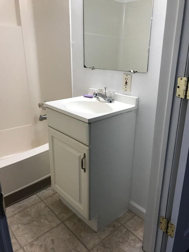 Building Photo - Carrick NEW 4 bedroom apartment. Section 8 accepted