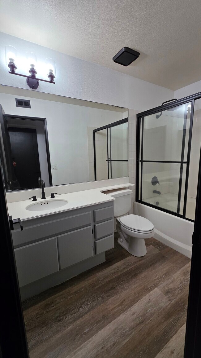 Building Photo - 1342 Serena Cir