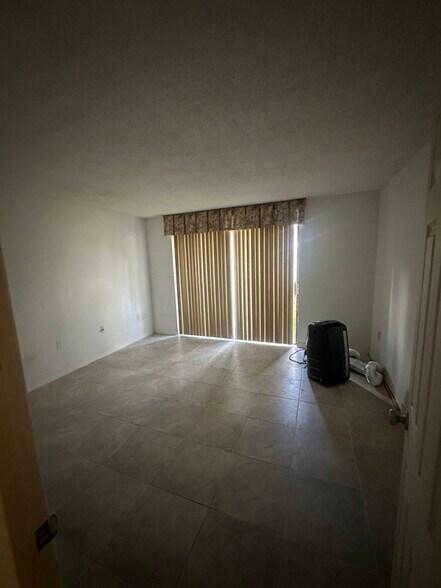 Building Photo - 7625 SW 106th Ave