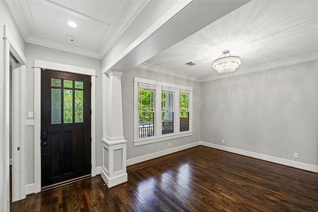 Building Photo - 542 W 26th St