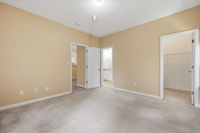 Building Photo - 1202 Walden Park Dr