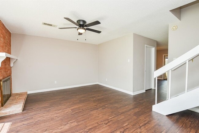 Building Photo - 5809 Village Forest Ct