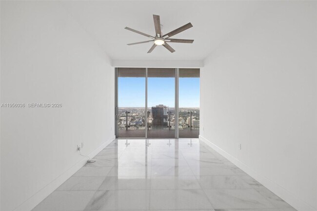 Building Photo - 700 NE 26th Terrace