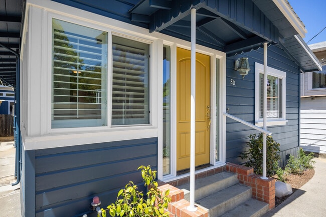 Building Photo - 80 Dominga Ave