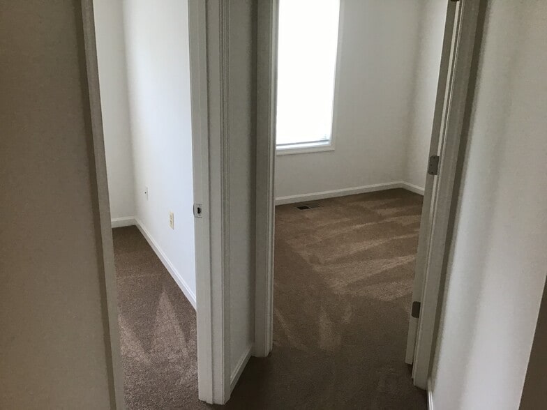 Building Photo - 542 Highland Towne Ln