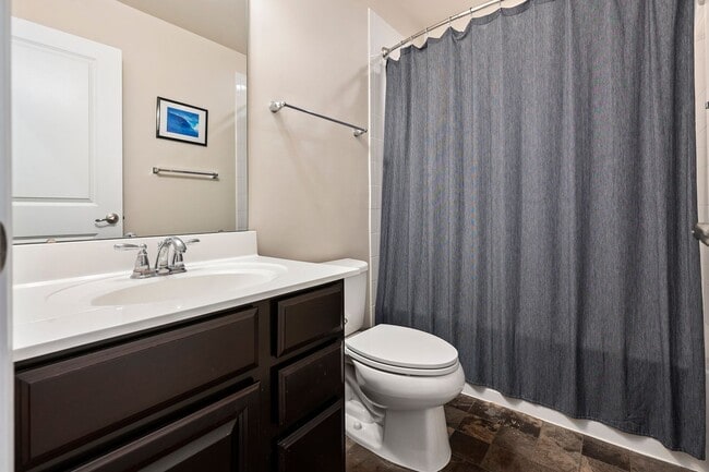 Building Photo - Luxury 3-Bed, 4-Bath Townhouse with Modern Amenities