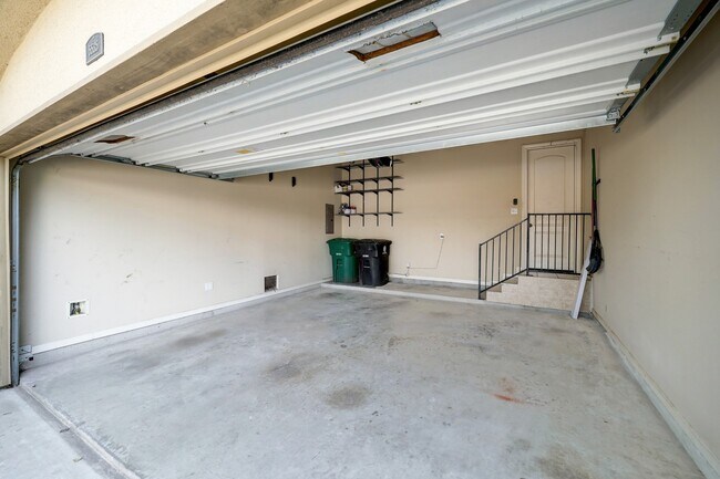 Building Photo - 5535 Kiam St