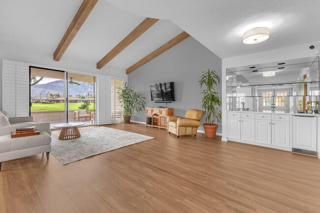 Building Photo - 17 Lugo Dr