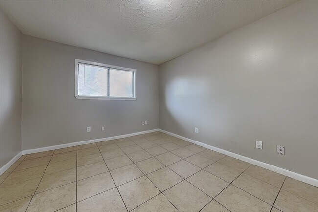 Building Photo - 7731 Bunker Wood Ln
