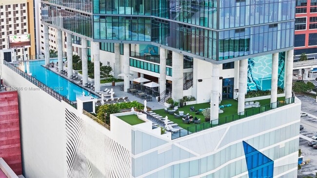 Primary Photo - 398 NE 5th St